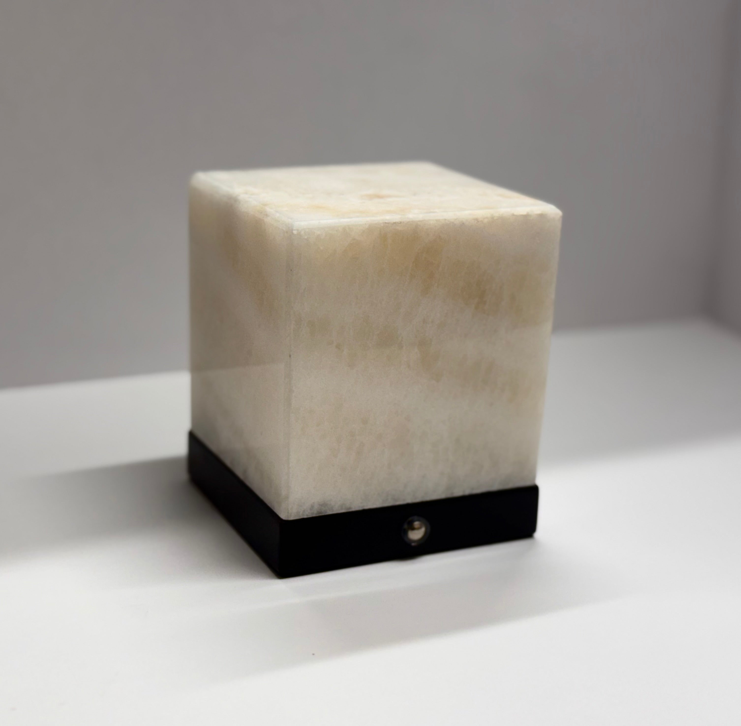 Luminous Stone Lamp, Onice Ivory Onyx