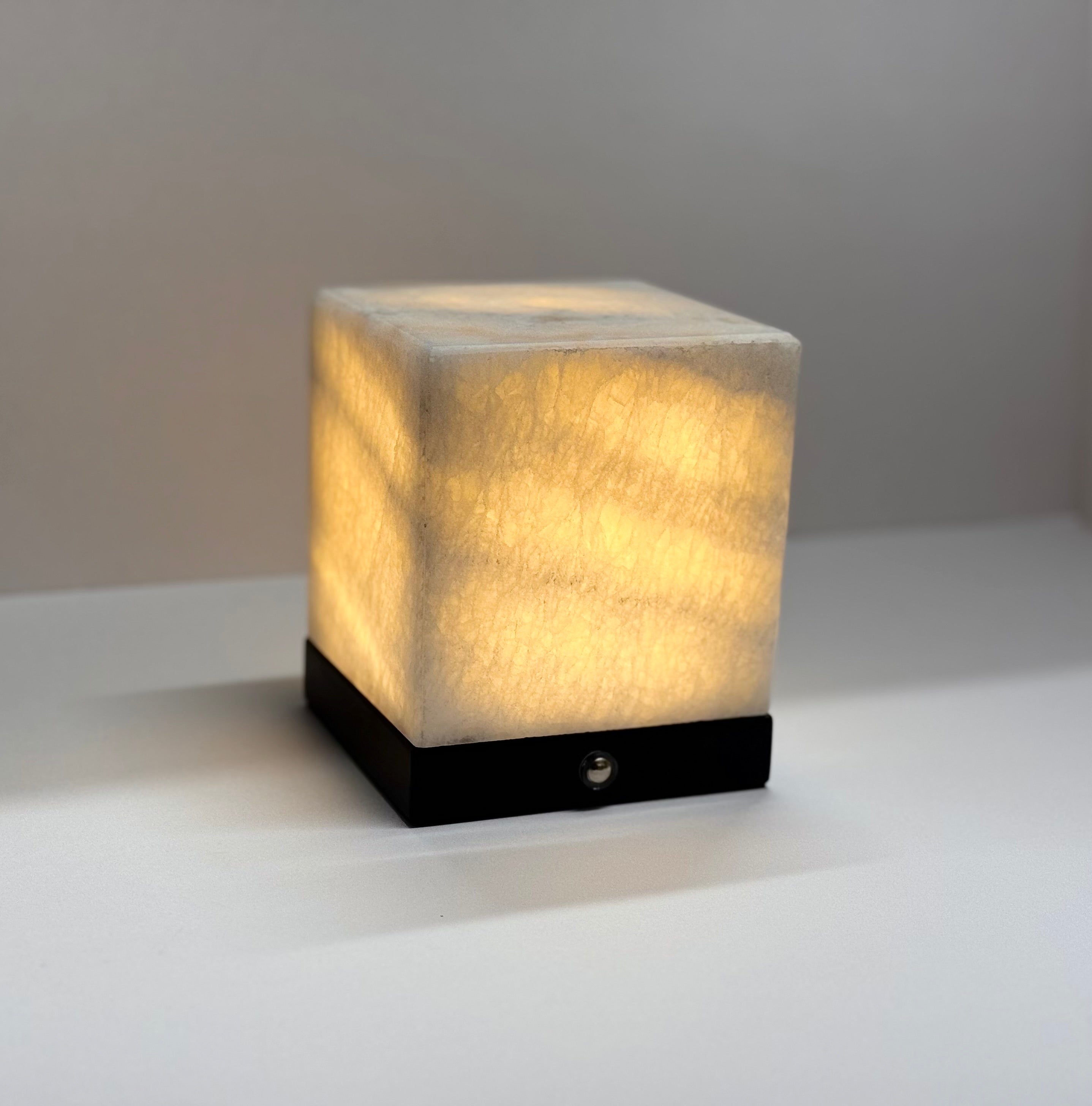 Luminous Stone Lamp, Onice Ivory Onyx